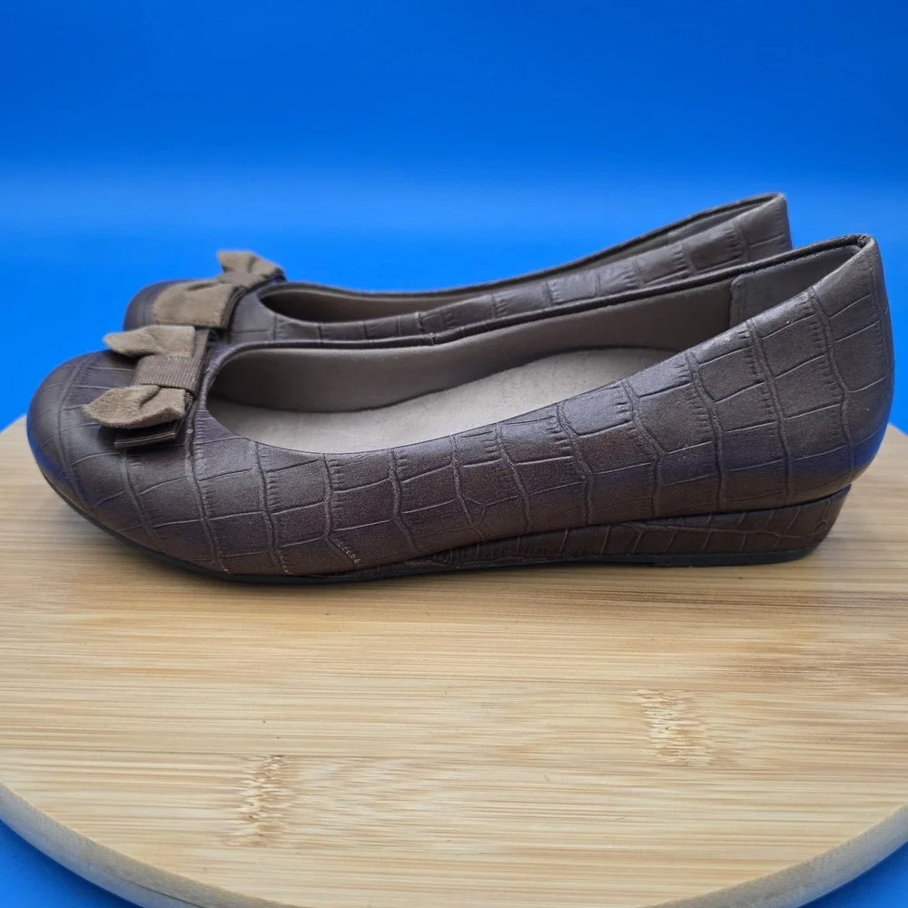 Vionic Orthaheel Women's 7 Shoes Lydia Brown Leather Croc Print Slip‎ On Wedge